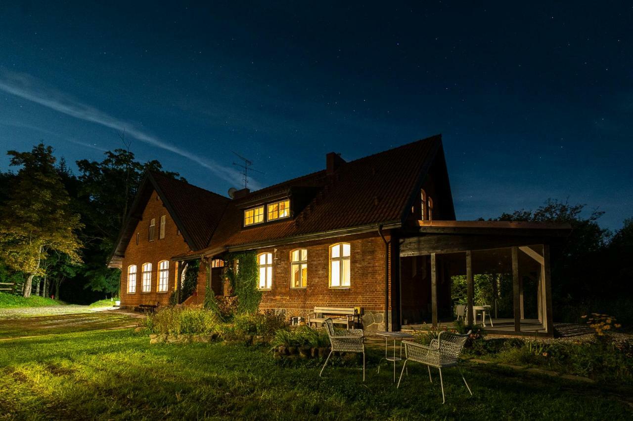 Dom Goscinny Stara Szkola Wysoka Wies Exterior photo